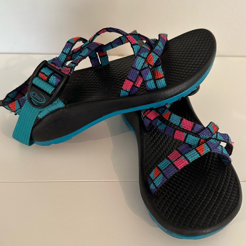 Chaco Ecotrend Blue & Pink Textile Girl’s Sandals Size 13